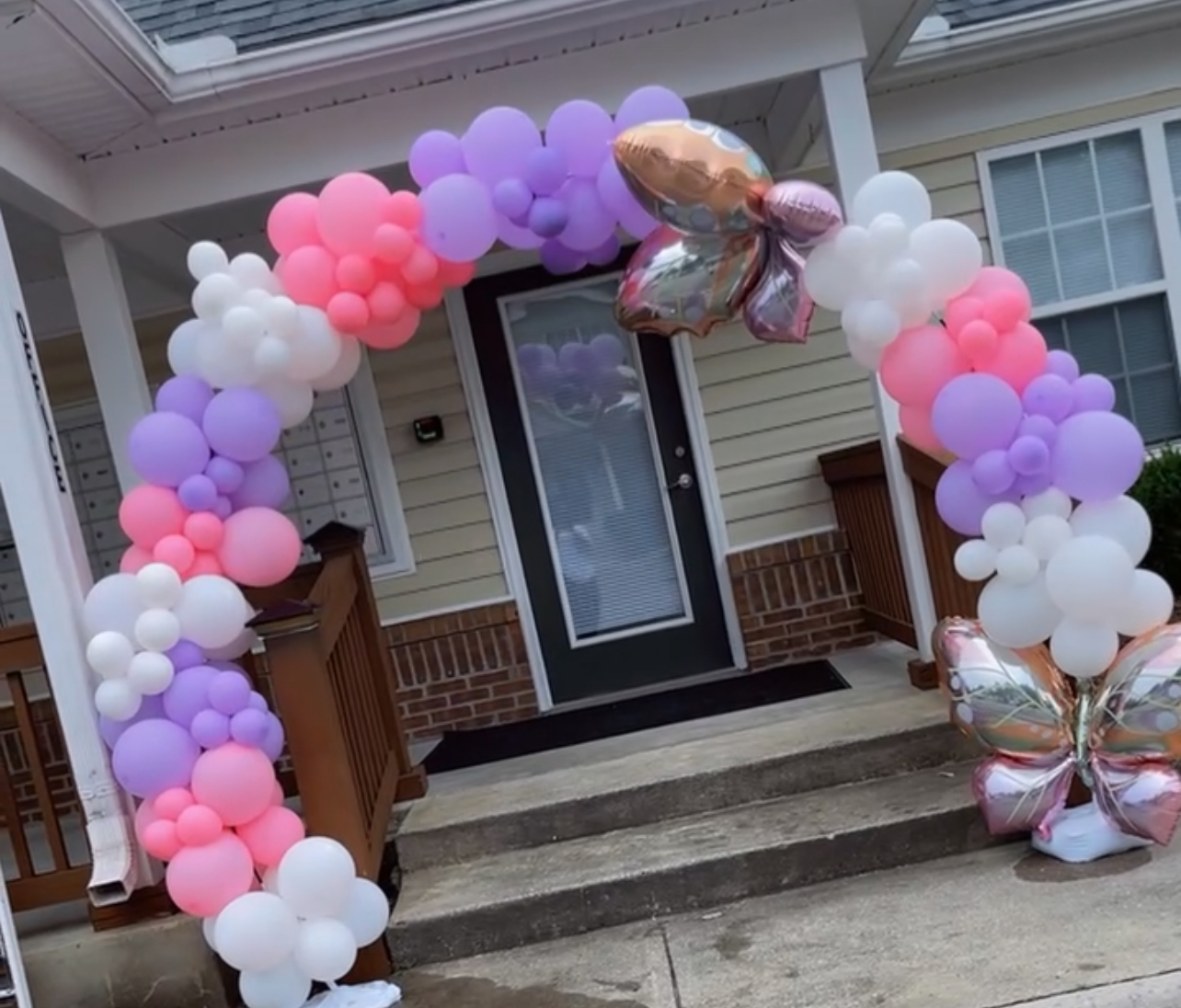 JoyPop balloon installation